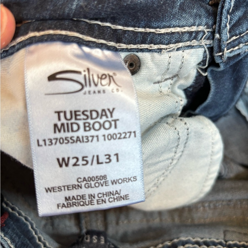 Silver Jeans - Picture 3 of 3